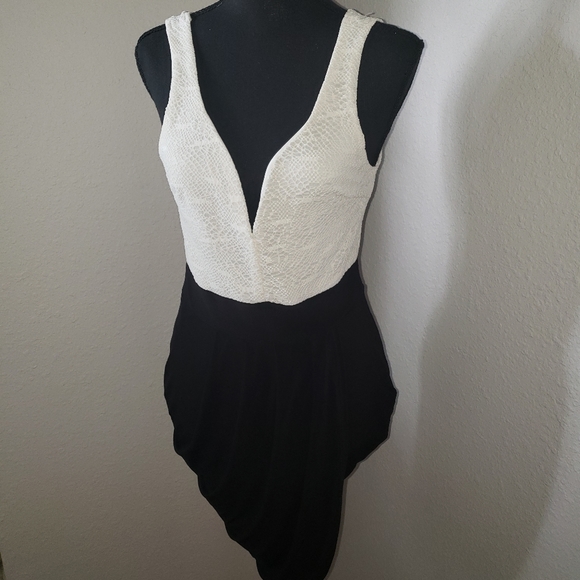Dresses & Skirts - Asymmetrical Black/white Plunge Lace Dress